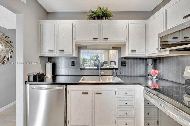 2 of 35 - 5103 Nw 35th St 506, Lauderdale Lakes, FL