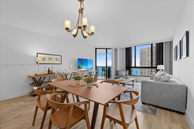 3 of 22 - 520 Brickell Key Dr A1513, Miami, FL