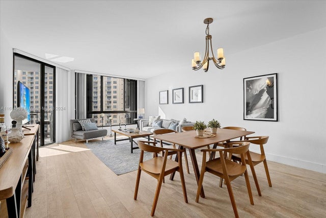 4 of 22 - 520 Brickell Key Dr A1513, Miami, FL