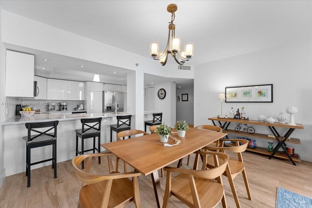 5 of 22 - 520 Brickell Key Dr A1513, Miami, FL
