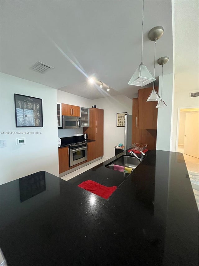 4 of 30 - 2775 Ne 187th St 414, Aventura, FL