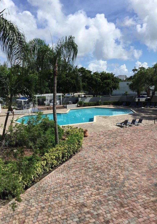 5 of 8 - 1470 Ne 123rd St A902, North Miami, FL