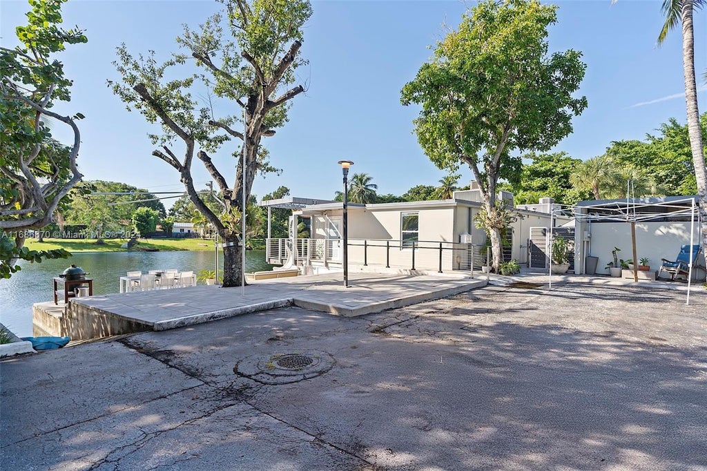 6616 E Miami Lakes Dr E, Miami Lakes