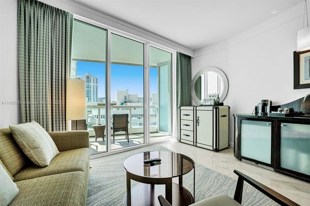 3 of 58 - 4391 Collins Ave 915, Miami Beach, FL