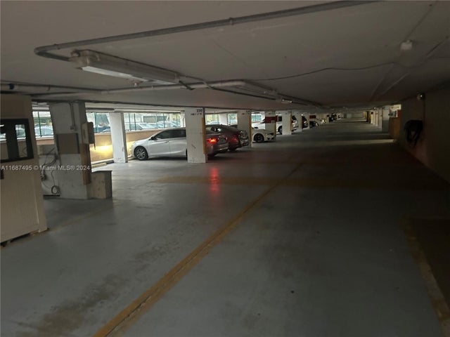 4 of 31 - 1920 S Ocean Dr 3a, Hallandale Beach, FL