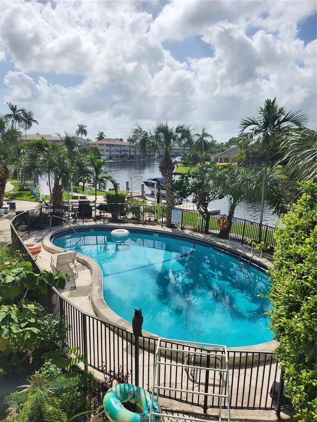 1 of 10 - 455 Golden Isles 210, Hallandale Beach, FL