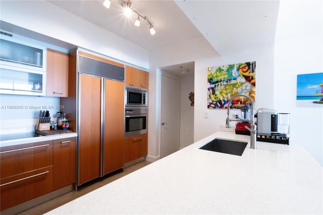 5 of 17 - 400 Alton Rd 1709, Miami Beach, FL