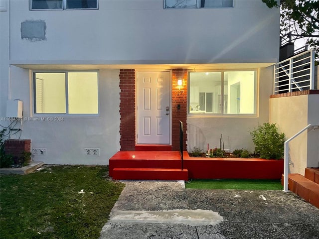 1 of 29 - 1201 Marseille Dr 17, Miami Beach, FL