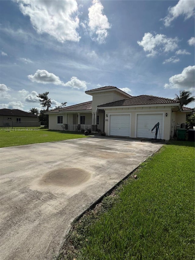1 of 4 - 20494 Sw 325th St, Homestead, FL