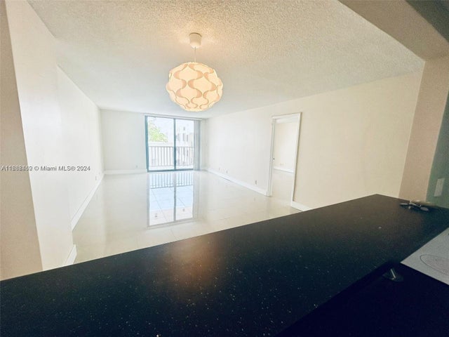 3 of 12 - N/A, Miami Beach, FL