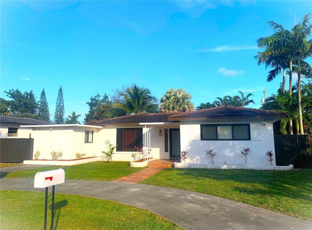 1 of 21 - 10825 Peachtree Dr, Miami, FL