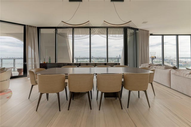5 of 48 - 1000 Biscayne Blvd 2702, Miami, FL