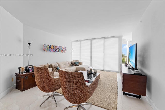 5 of 30 - 21055 Yacht Club Dr 802, Aventura, FL