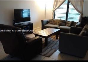 4 of 18 - 815 Ne 178th Ter, Miami, FL