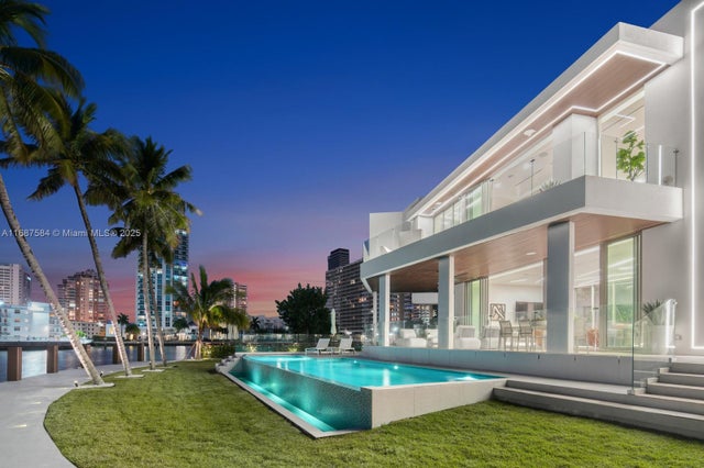 3 of 60 - 501 Palm Dr, Hallandale Beach, FL