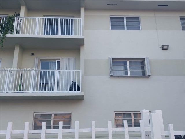 3 of 16 - 12890 Ne 8th Ave 202, North Miami, FL