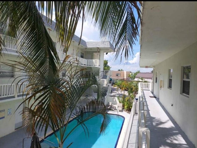 5 of 16 - 12890 Ne 8th Ave 202, North Miami, FL