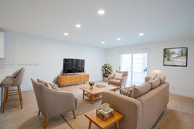 5 of 24 - 4880 Nw 22nd St 114, Lauderhill, FL