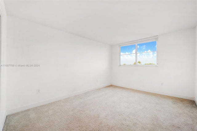 4 of 18 - 210 Sea View Dr 409, Key Biscayne, FL