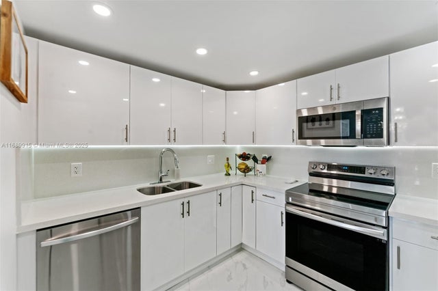 4 of 53 - 2500 Parkview Dr 2303, Hallandale Beach, FL
