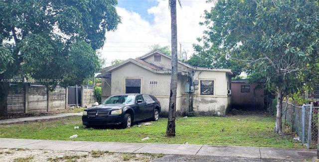 2 of 4 - 2230 Nw 92nd St, Miami, FL