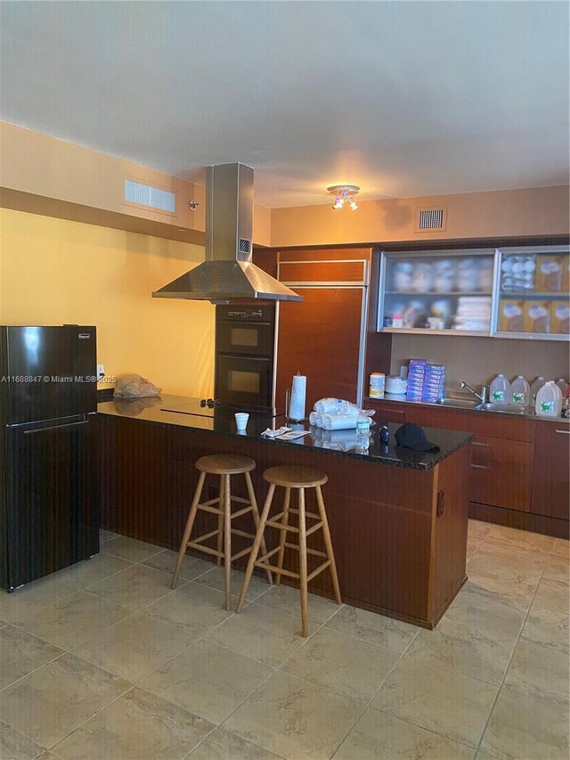 3 of 12 - 1850 S Ocean Dr 810, Hallandale Beach, FL