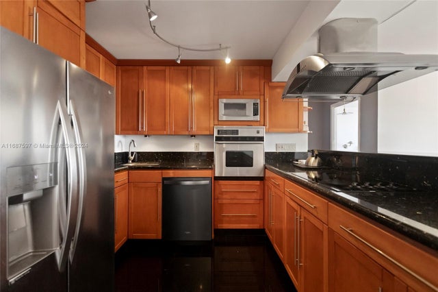 2 of 71 - 1625 Se 10th Ave 905, Fort Lauderdale, FL