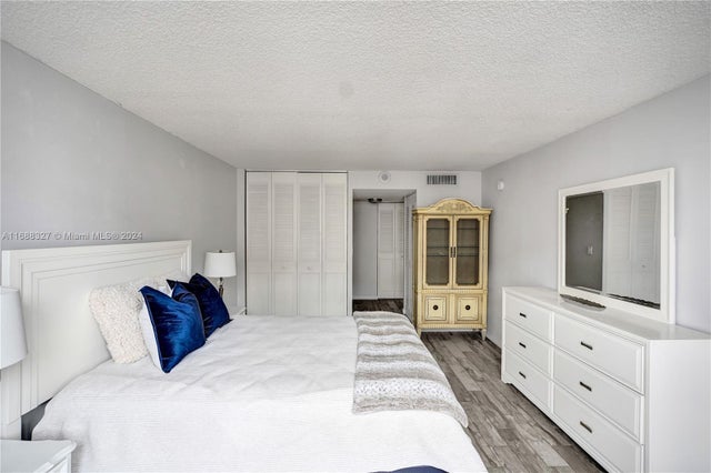 4 of 34 - 251 174th St 1607, Sunny Isles Beach, FL