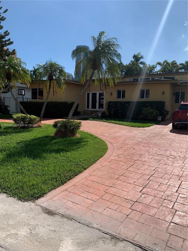 2 of 36 - 310 191st Ter, Sunny Isles Beach, FL