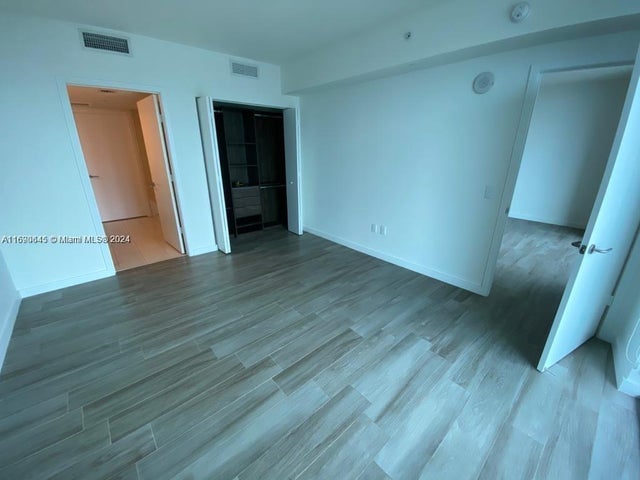 5 of 22 - 1100 S Miami Ave 2602, Miami, FL