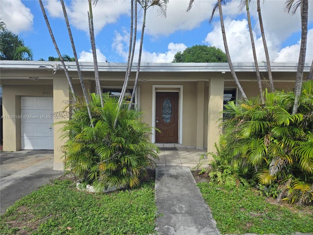 5 of 33 - 961 E 32nd St, Hialeah, FL