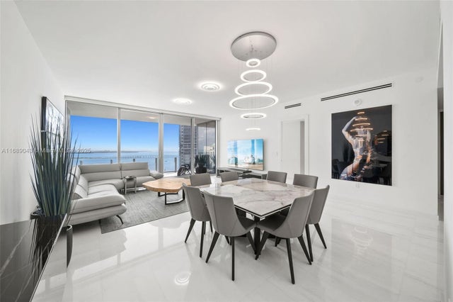 1 of 73 - 300 Biscayne Blvd Way 3803, Miami, FL