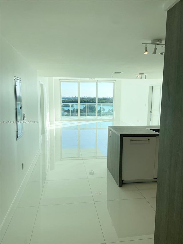 3 of 20 - 400 Sunny Isles Blvd 1002, Sunny Isles Beach, FL