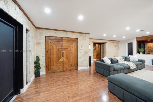 3 of 74 - 5000 Grant St, Hollywood, FL
