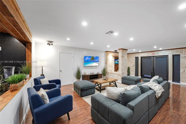 5 of 74 - 5000 Grant St, Hollywood, FL