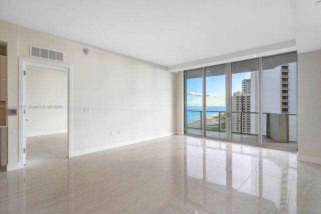 5 of 34 - 3100 N Ocean Dr H-1705, Singer Island, FL