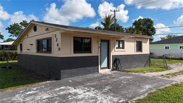 3 of 24 - 3260 Nw 209th Ter, Miami Gardens, FL