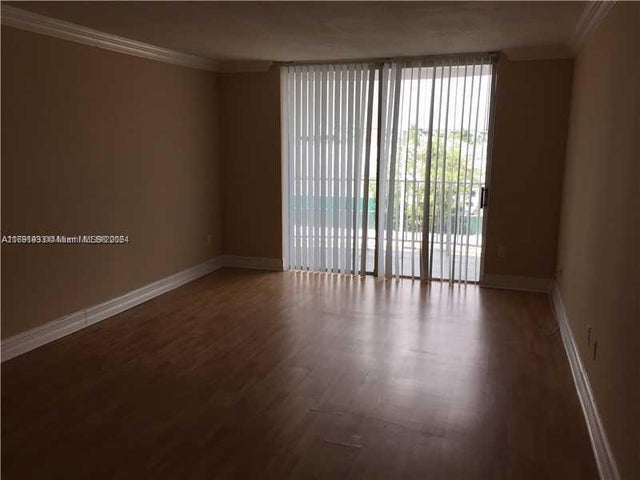 4 of 11 - 488 Nw 165th St Rd B-411, Miami, FL