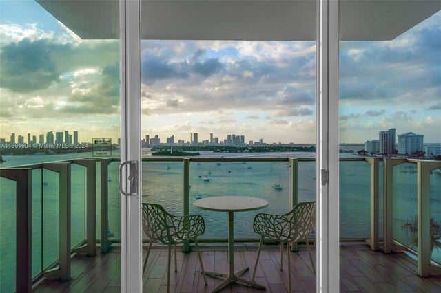 4 of 32 - 1100 West Ave 1420, Miami Beach, FL