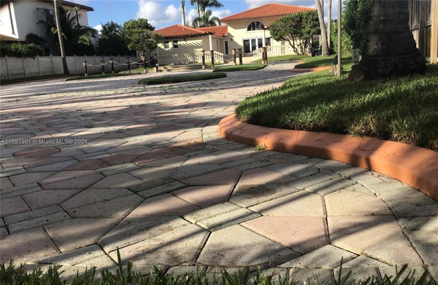 4 of 99 - 13460 Sw 32nd St, Kendall, FL