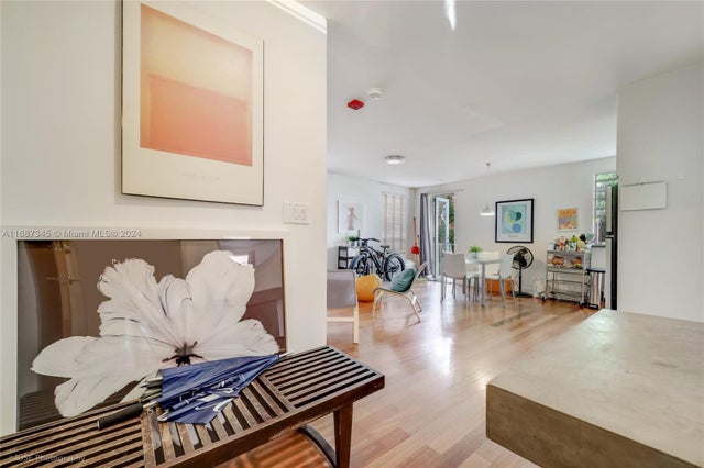 3 of 21 - 420 15th St 107, Miami Beach, FL
