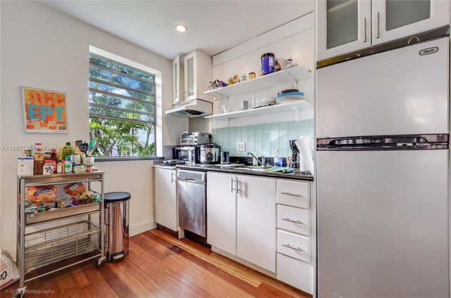 5 of 21 - 420 15th St 107, Miami Beach, FL