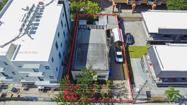 1 of 9 - 520 Sw 11th Ave, Miami, FL