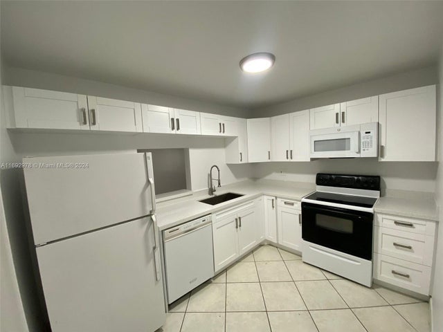 1 of 36 - 4344 Nw 9th Ave 9-3d, Deerfield Beach, FL
