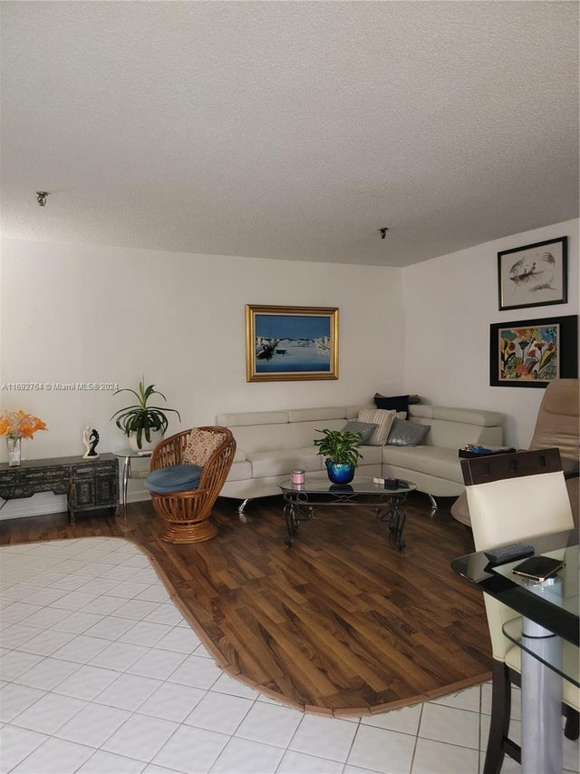5 of 29 - 671 Ne 195 St 122-e, Miami, FL