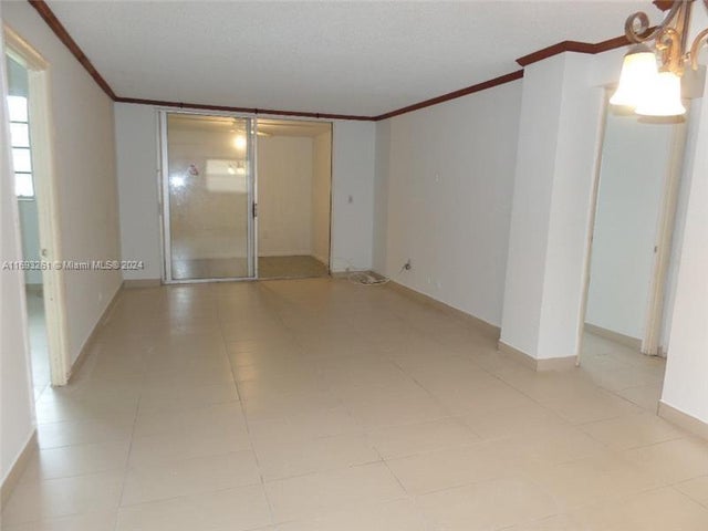 3 of 15 - 447 Ne 195th St 117, Miami, FL