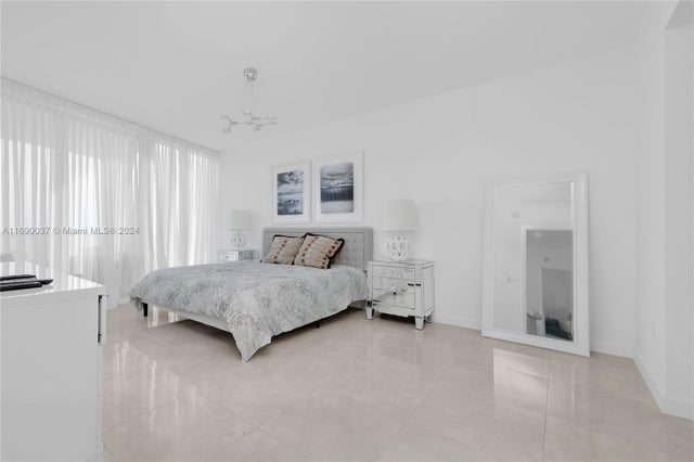 4 of 29 - 17001 Collins Ave 3002, Sunny Isles Beach, FL