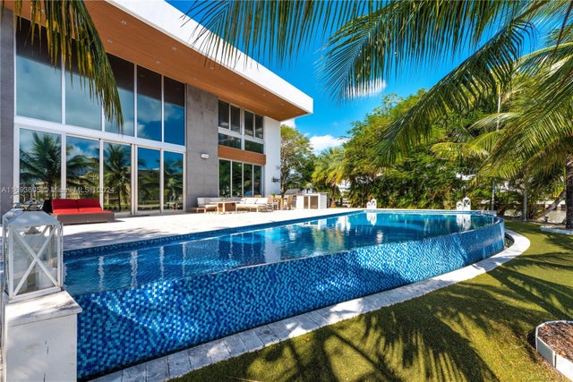 5 of 45 - 400 Tamarind Dr, Hallandale Beach, FL