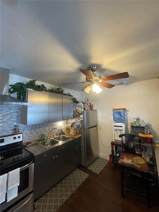 5 of 15 - 623 Sw 6th Ter #1-2, Hallandale Beach, FL