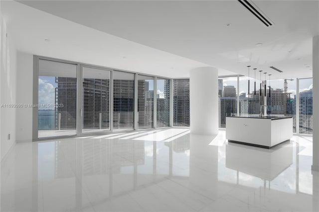 5 of 59 - 300 Biscayne Blvd Way 3307, Miami, FL